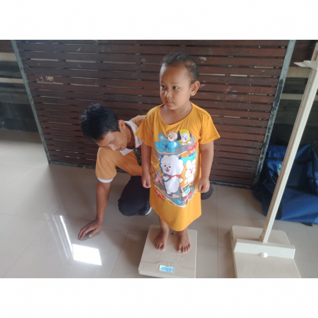 Pelaksanaan Kegiatan Posyandu Balita di Desa Mambal